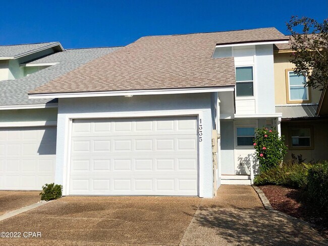 Building Photo - 1335 Capri Dr