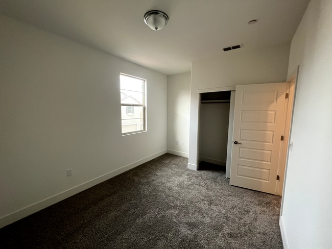 Building Photo - 10572 Trill Way