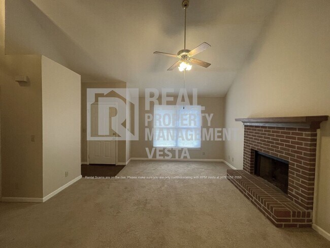 Building Photo - Charming 3 Bedroom Home in North Macon