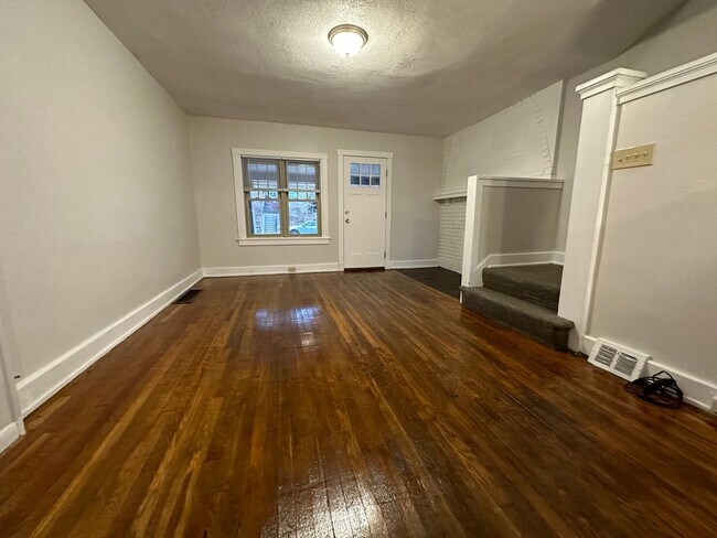 Foto del edificio - Outstanding 3BR Townhome with Lots of Outdoor Space! Give Us a Call for a Tour!