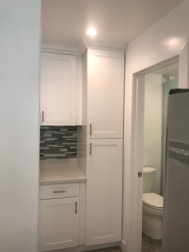 Foto del edificio - 2544 S Bentley Ave