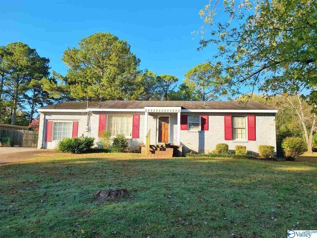 Building Photo - 2605 Brookline Dr NW