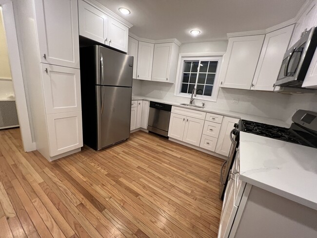 Foto del edificio - 67 Commonwealth Rd