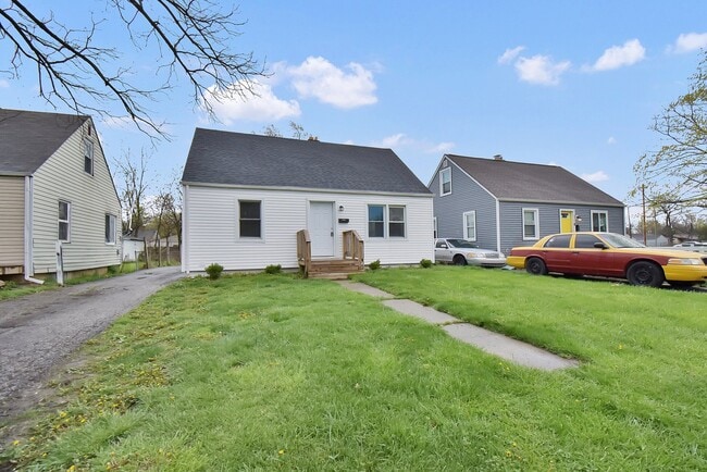 Building Photo - 2566 Atwood Ter