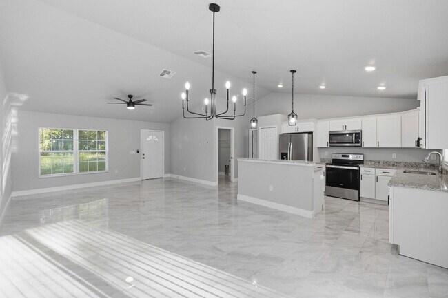 Building Photo - Available Now! Tastefully Designed 3 Bed, 2 Bath Home