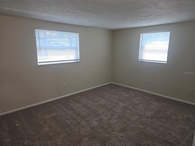 Building Photo - 7408 Country Club Dr