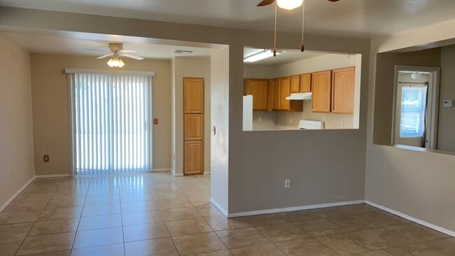 Building Photo - 2 bed 2 bath in El Mirage!!
