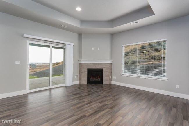 Building Photo - 4 br, 2 bath House - 1102 Chinook Dr