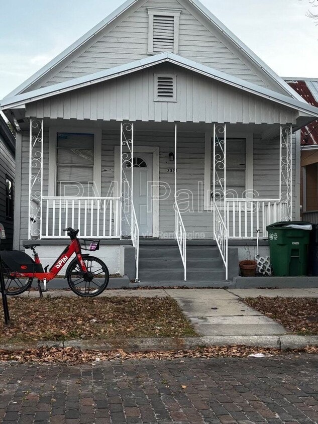 Photo - 2320 West Walnut Street