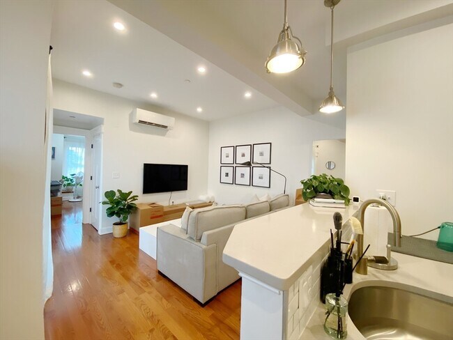 Foto del edificio - 108-110-110 Webster St