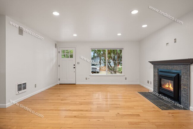Foto del edificio - Beautiful 3-Bedroom, 2-Bath Home in Multno...