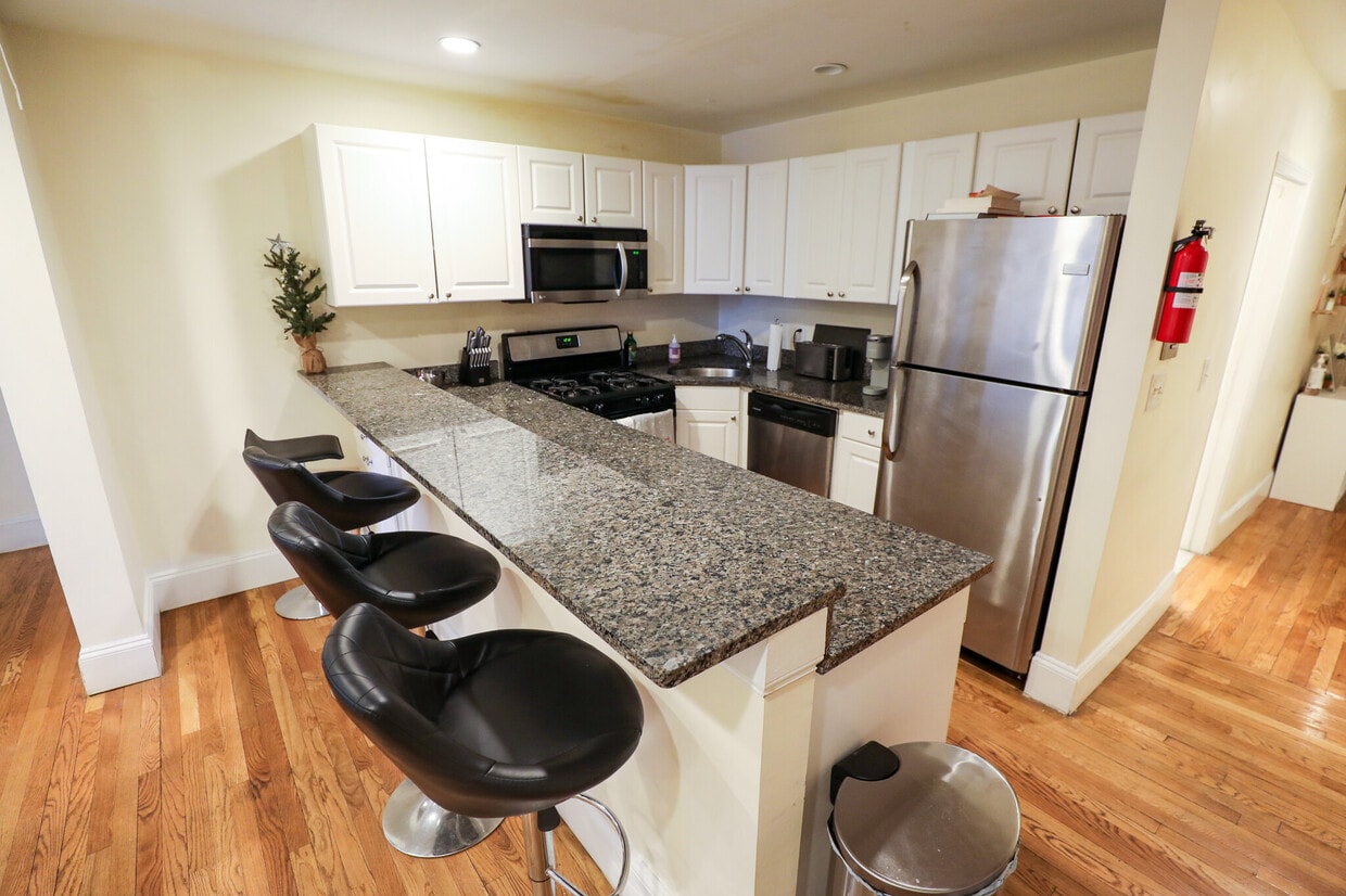 Photo - 324 Saint Paul St. Unit 4