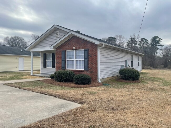 Building Photo - 2538 Myers St