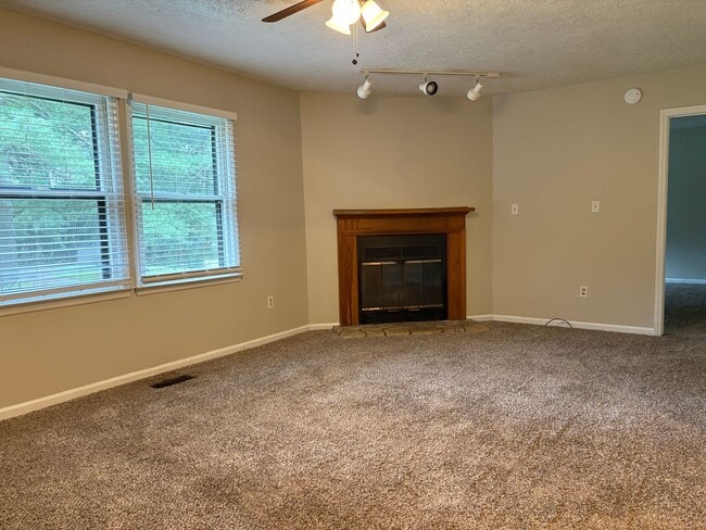 Foto del edificio - 3 Bedroom, 1 Bathroom House in Winston-Salem!