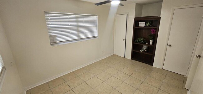 Foto del edificio - 334 Oleander Way