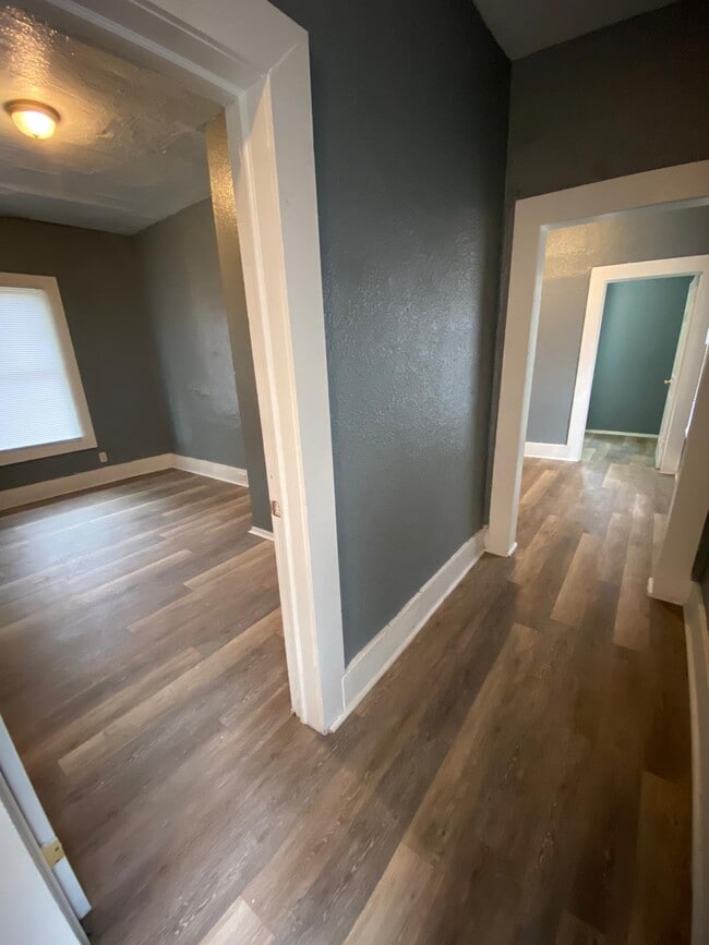 Building Photo - 1653 W 35th St