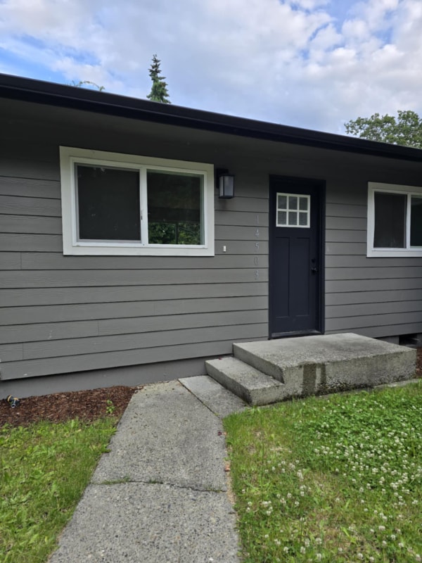 Primary Photo - 14505-14505 Woodlawn St SW