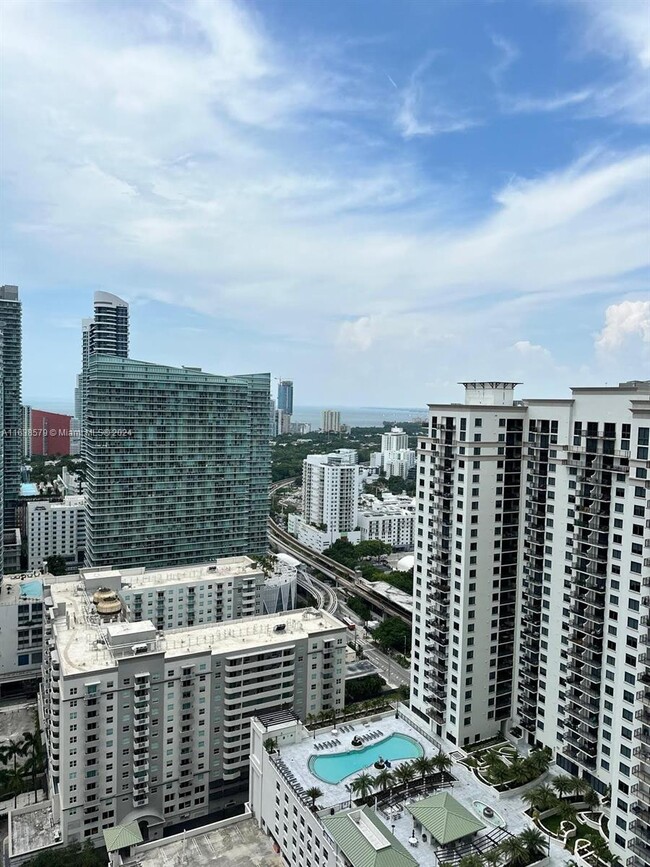 Foto del edificio - 45 SW 9th St