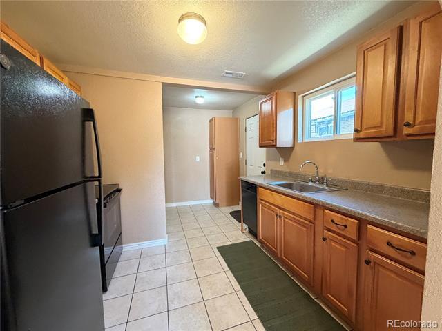 Foto del edificio - 1687 N Moline St