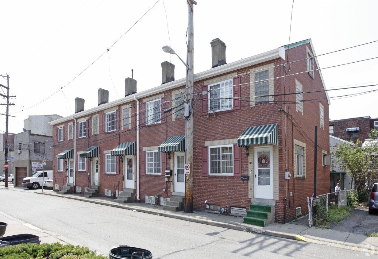 Building Photo - 4740-4748 Courday St