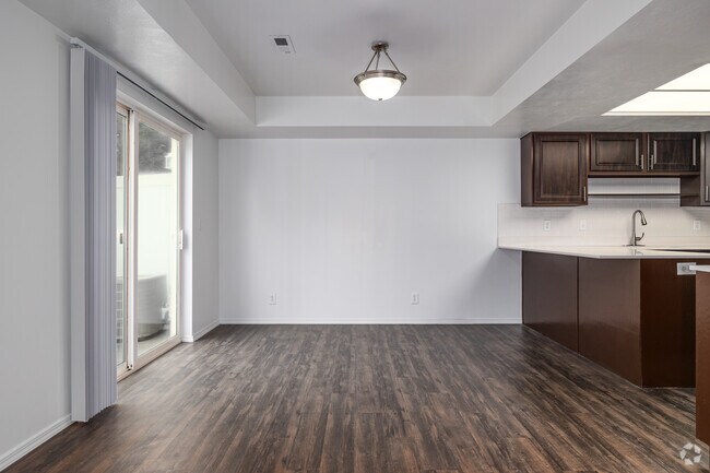 4 habitaciones, 3.5 baños - 2,550 pies cuadrados - Comedor/ - Legacy Springs