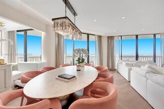 Building Photo - 2000 Island Blvd