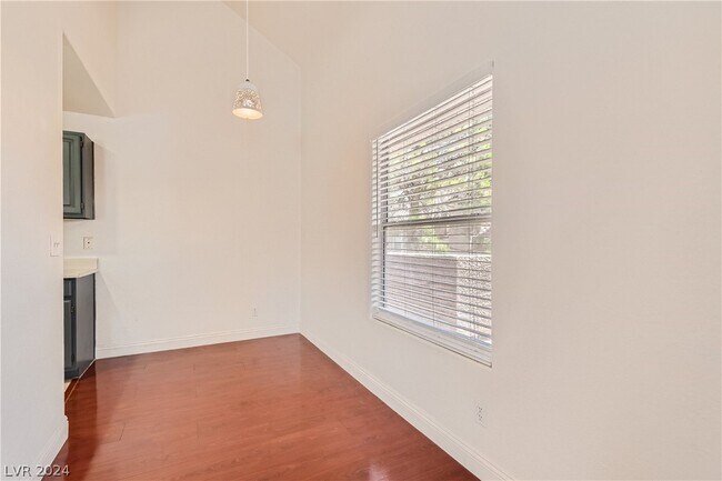 Building Photo - 5125 W Reno Ave