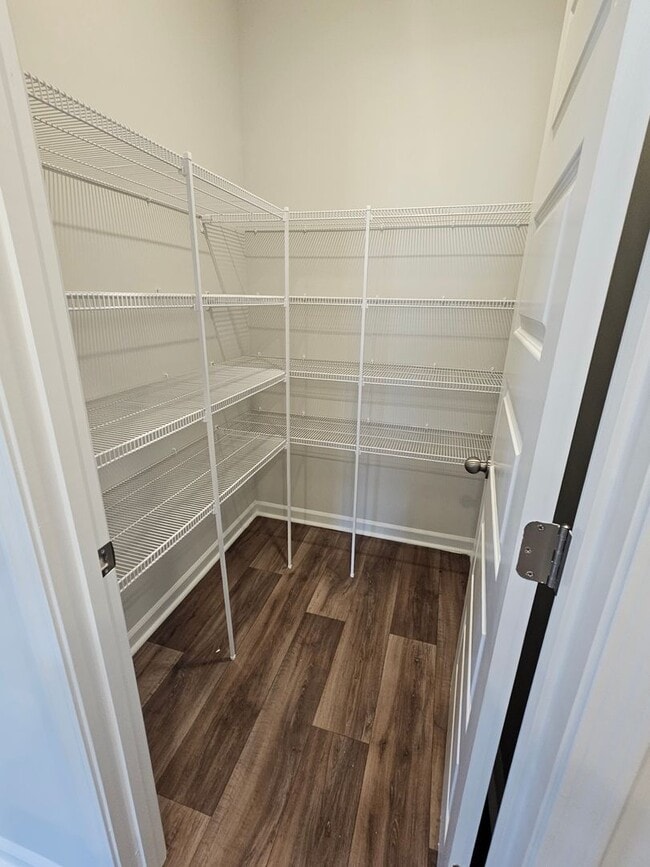 Building Photo - Waterfall Villages - 5 Bedroom- 2.5 Bath