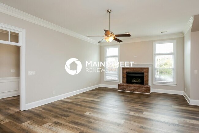 Foto del edificio - 3 Bedroom Pet-Friendly Home in Suwanee, GA with Main Street Renewal