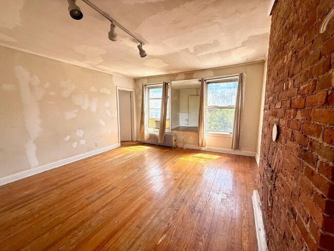 Building Photo - 522 Washington St