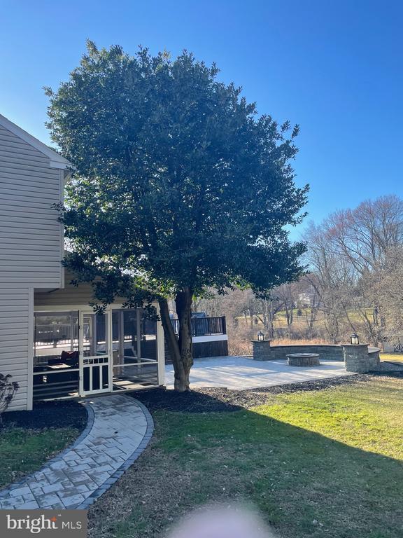 Foto del edificio - 1104 Dunvegan Rd