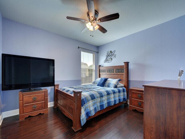 Dormitorio 2 - 8705 Davis Oaks Trail