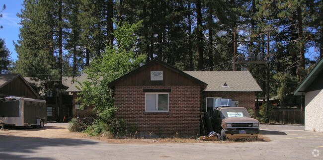 Foto del edificio - 3092 Riverside Ave