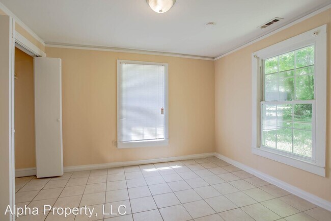 Building Photo - 2 br, 1 bath House - 105 West Avenue