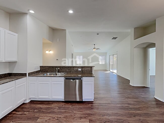 Building Photo - 12427 N Floating Feather Ln