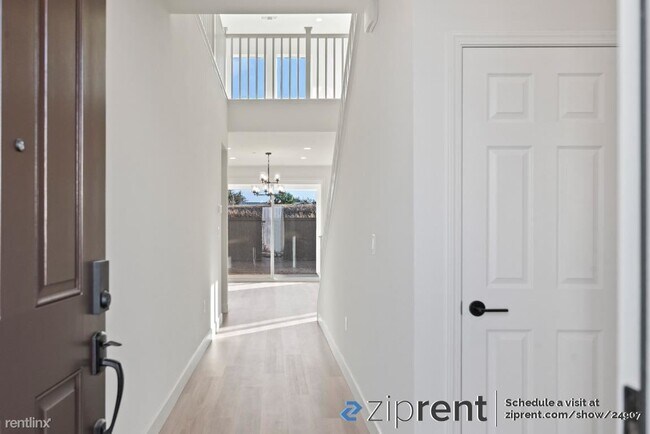 Building Photo - 5 br, 4.5 bath House - 3258 Jake Street, T...