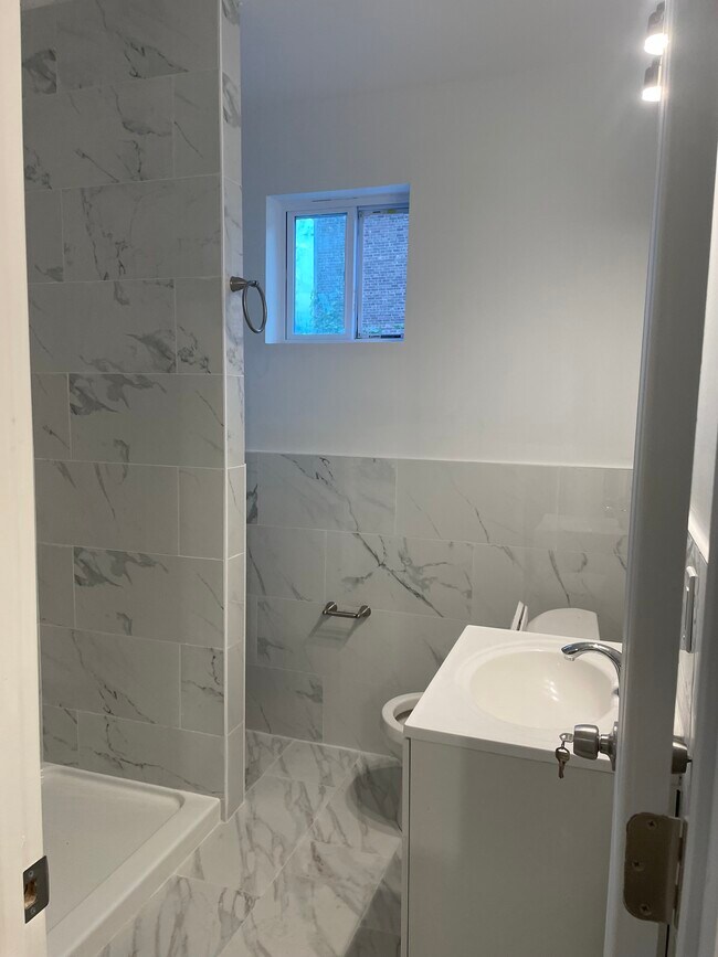 Foto del edificio - 12 S Lake Ave