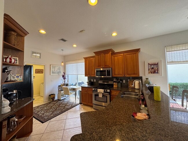 Building Photo - 462 Montelluna Dr