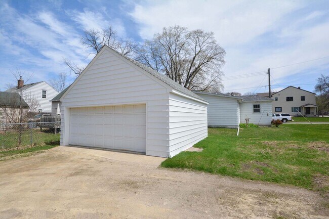 Foto del edificio - Cute 1br home with oversized lot