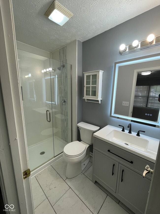 Building Photo - 5767 Rosemont Dr