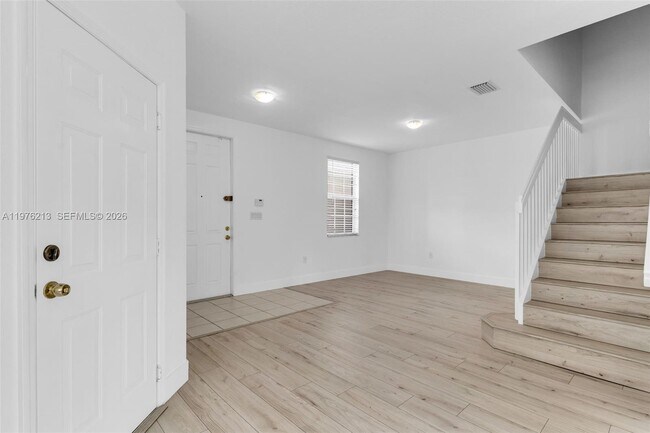 Foto del edificio - 925 SW 152nd Ct