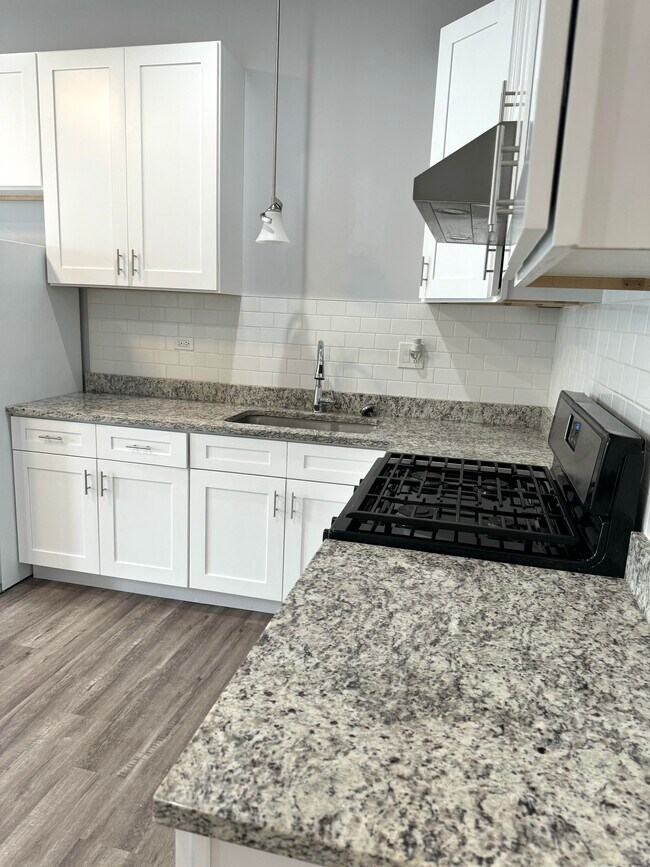 Foto del edificio - 2893 S Archer Ave