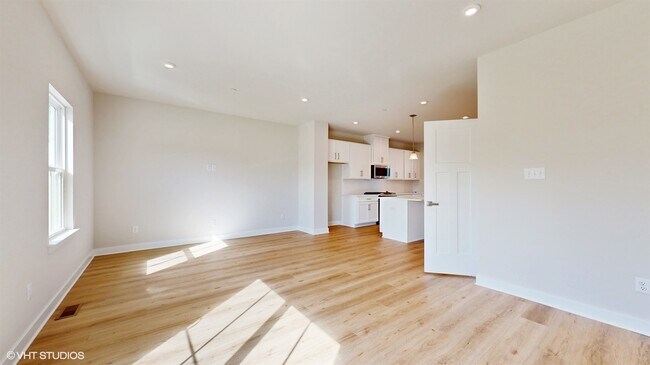 Building Photo - 6804 Sycamore Way