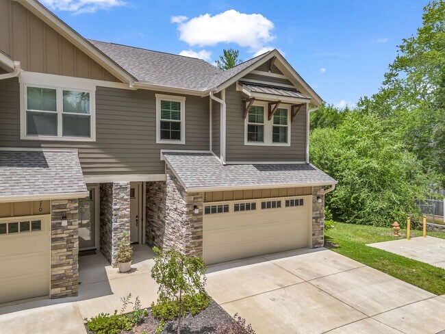 Foto del edificio - 572 Sweet Birch Park Ln