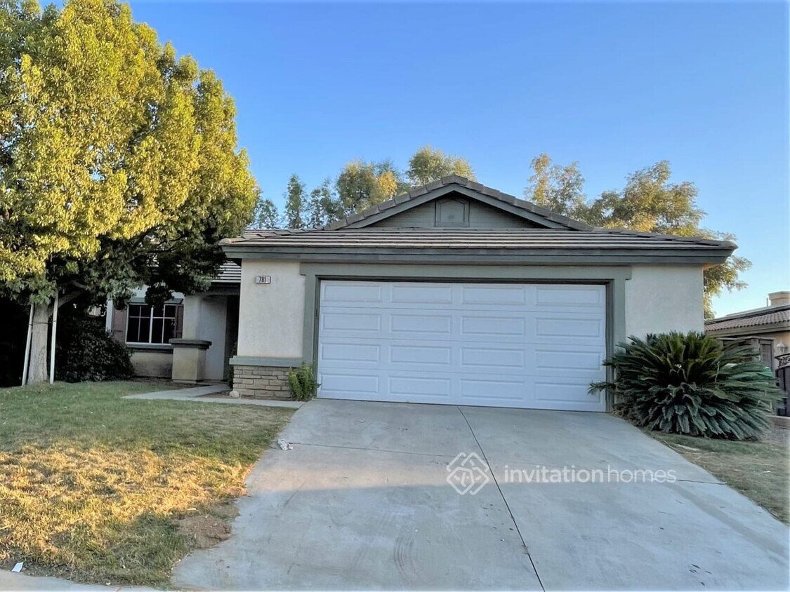 Primary Photo - 781 Hillview St
