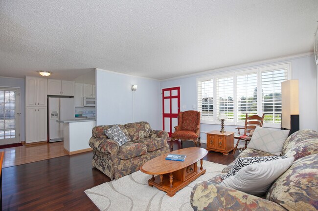Foto del edificio - 6714 Cowles Mountain Blvd
