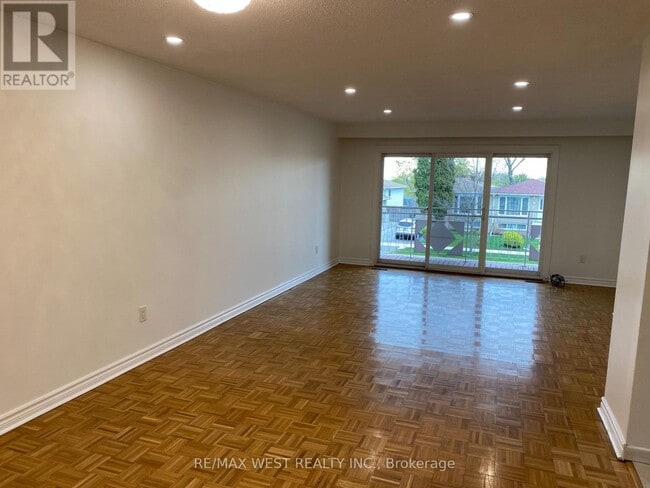 Building Photo - 2663 Sherhill Dr