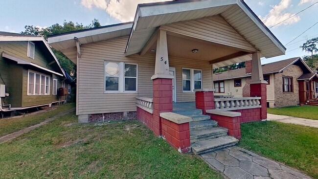 Foto del edificio - 5-Bedroom Home in Springfield!