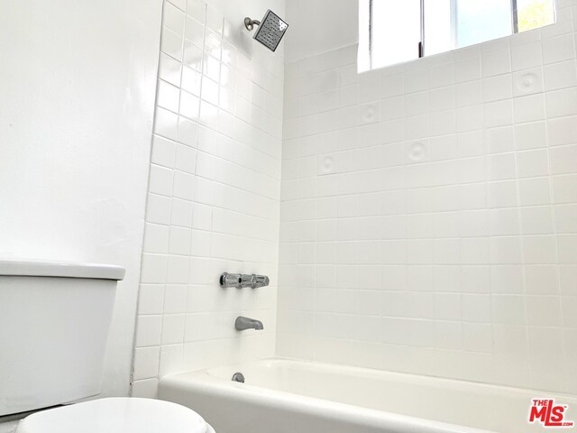 Foto del edificio - 5119 Fountain Ave