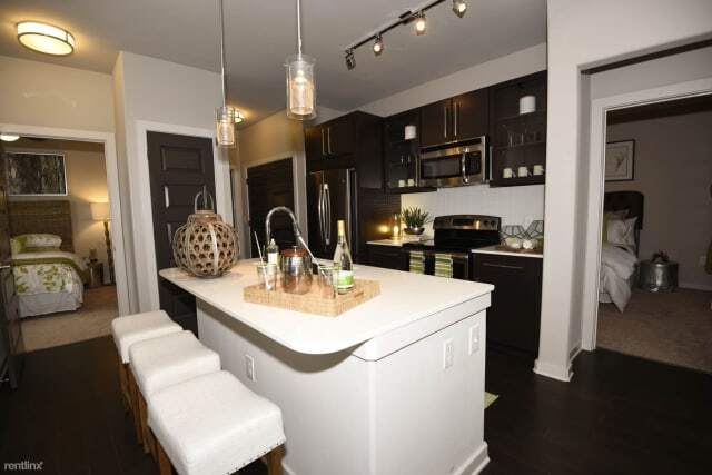 Foto principal - 2000 E 7th St